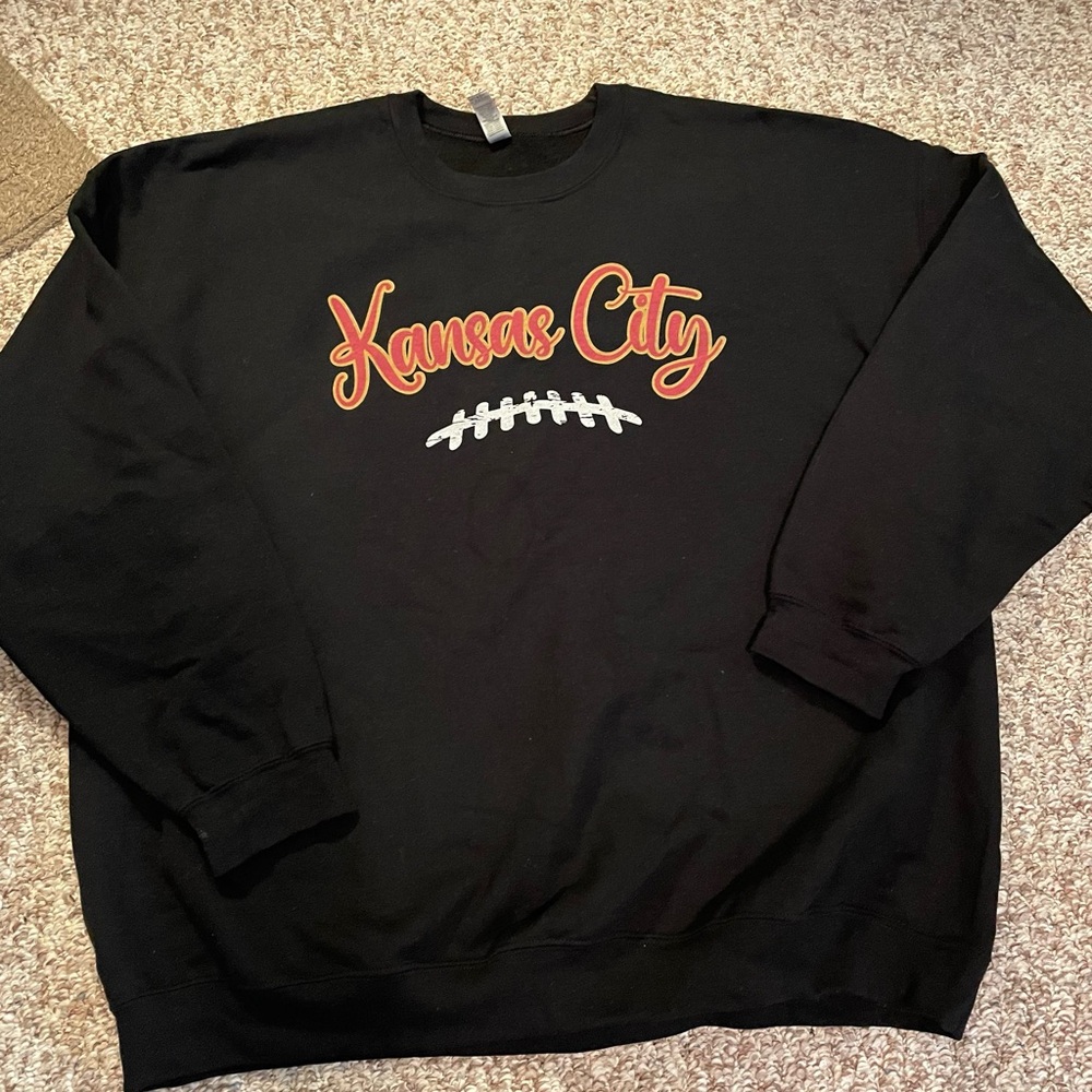 Men’s/woman’s size 3 xl Kansas City Chiefs sweatshirt. Worn once.
